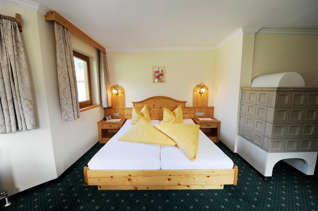 Hotel Garni Landhaus Platzer Zell am Ziller Exterior foto