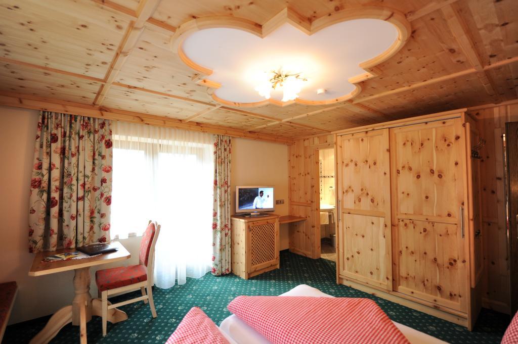 Hotel Garni Landhaus Platzer Zell am Ziller Exterior foto