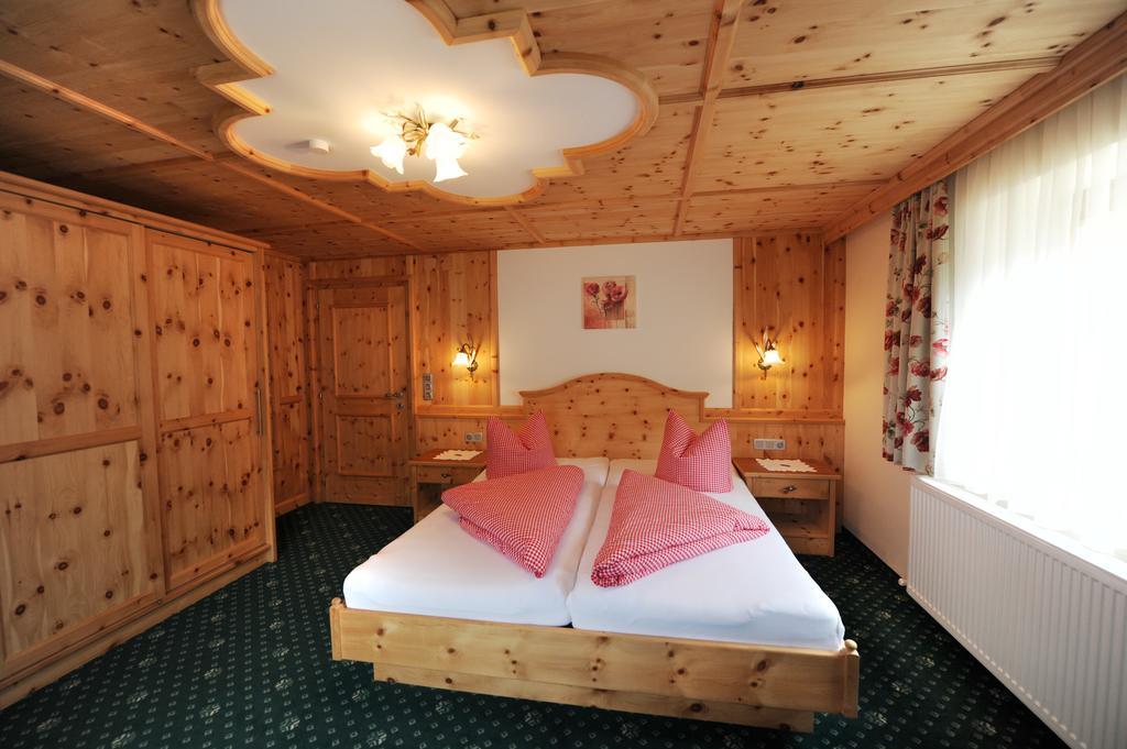 Hotel Garni Landhaus Platzer Zell am Ziller Exterior foto
