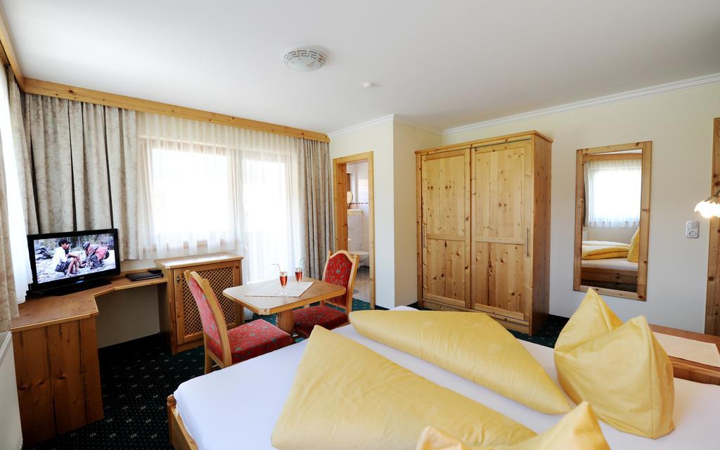 Hotel Garni Landhaus Platzer Zell am Ziller Exterior foto