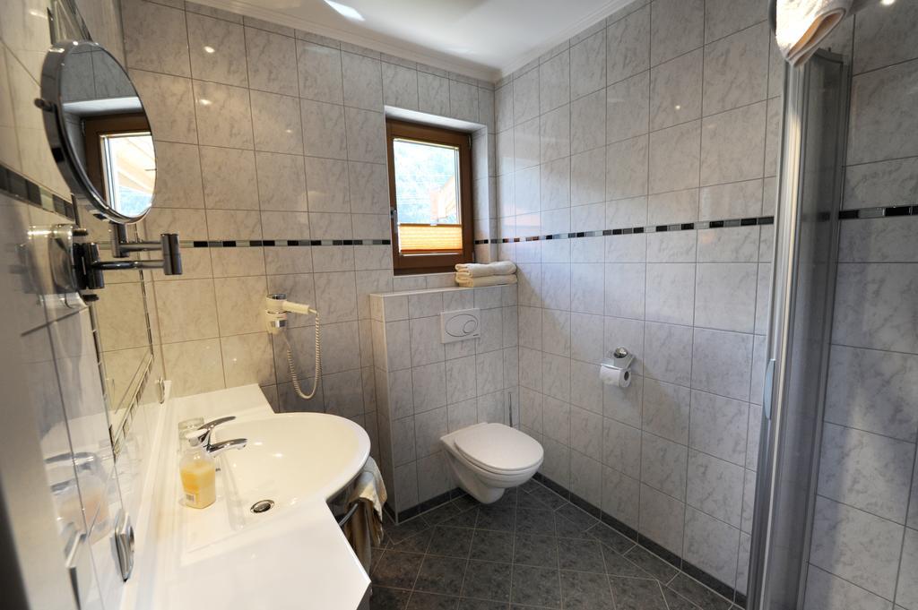 Hotel Garni Landhaus Platzer Zell am Ziller Exterior foto