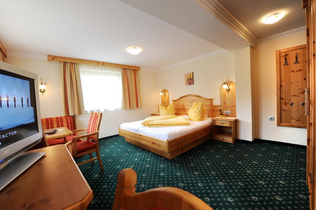 Hotel Garni Landhaus Platzer Zell am Ziller Exterior foto