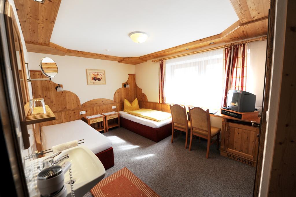 Hotel Garni Landhaus Platzer Zell am Ziller Exterior foto