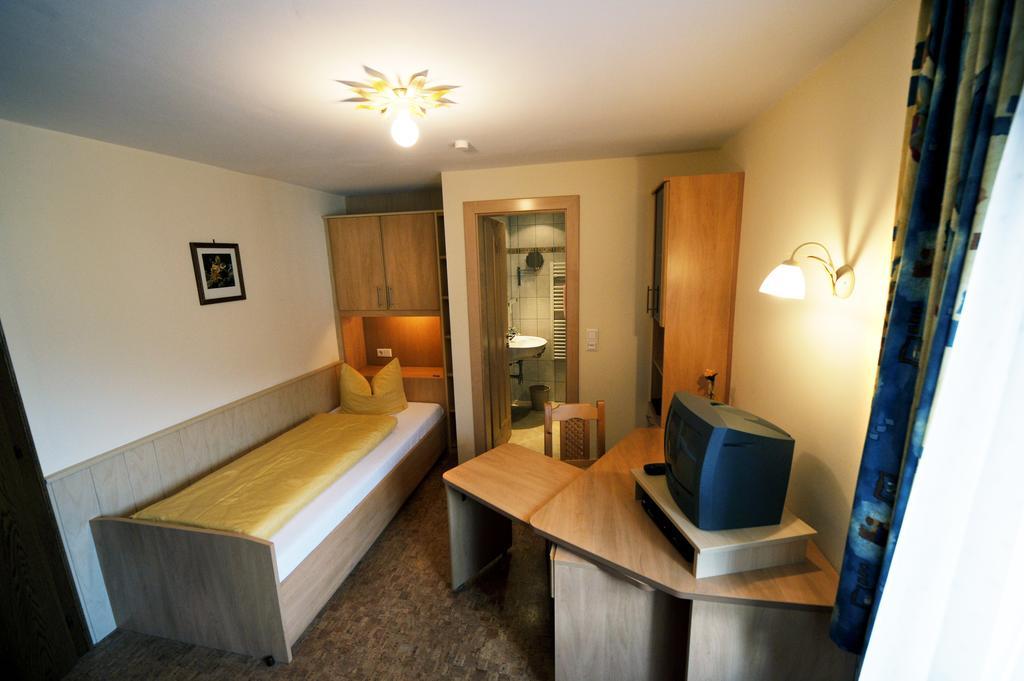Hotel Garni Landhaus Platzer Zell am Ziller Exterior foto